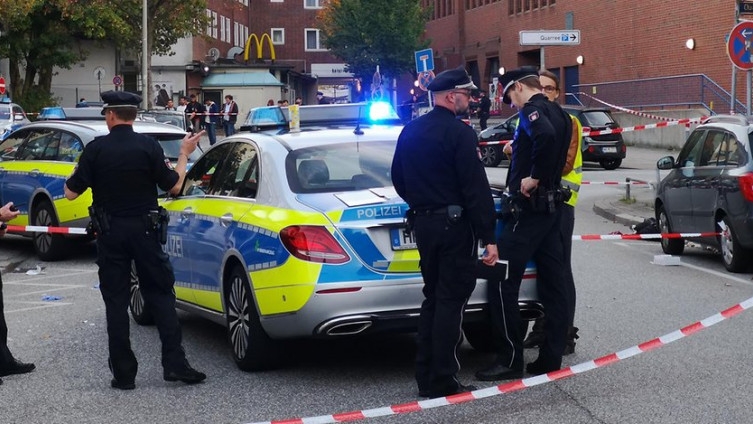 Horor u Hamburgu: Srbin izbo bivšu suprugu pred trogodišnjim sinom