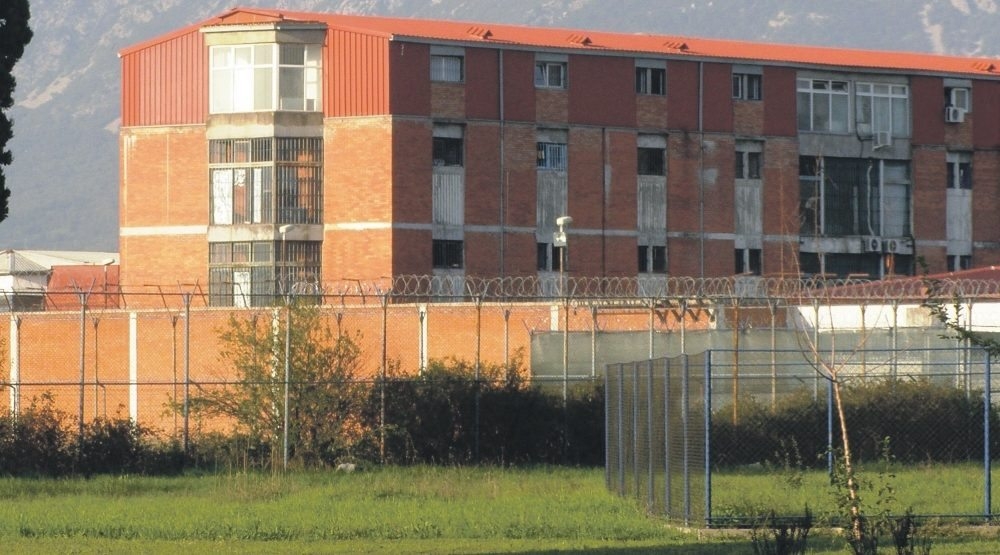 Brutalan napad u Spužu: Zatvorenik šakom udario kuvaricu dok mu je dodavala hranu!