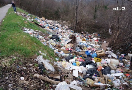 Divlje deponije problem u Baru: Javne površine nisu poligon za iživljavanje