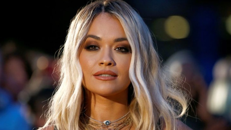 Rita Ora objavila fotografiju u kupaćem: Pogledajte šta je privuklo najviše pažnje