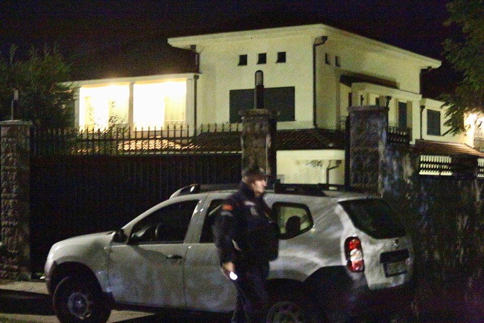 Novi dokazi nakon pretresa: Nađene monografije u kojima je Knežević slao pare za odabrane?