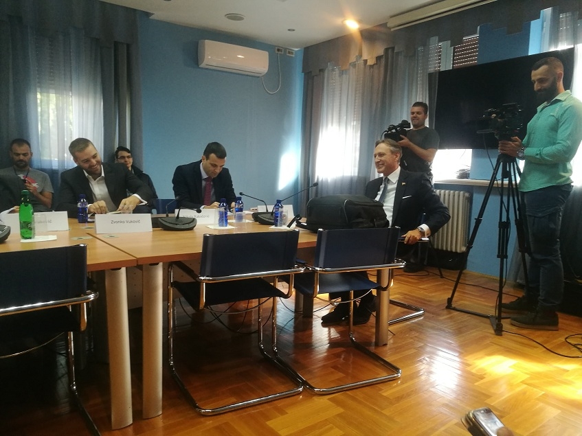 Bulatović šaljivo Krivokapiću: “Neka si došao, samo da si dalje od mene”