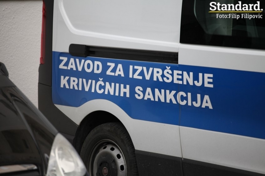 Zapaljeno vozilo službenika UIKS-a Darka Jovanovića