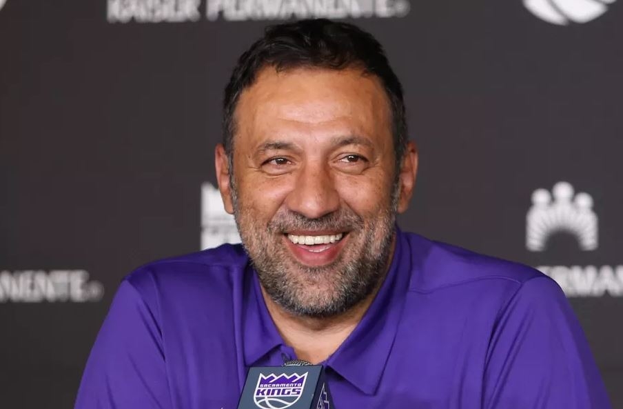 Divac stigao u Podgoricu: Volim Crnu Goru