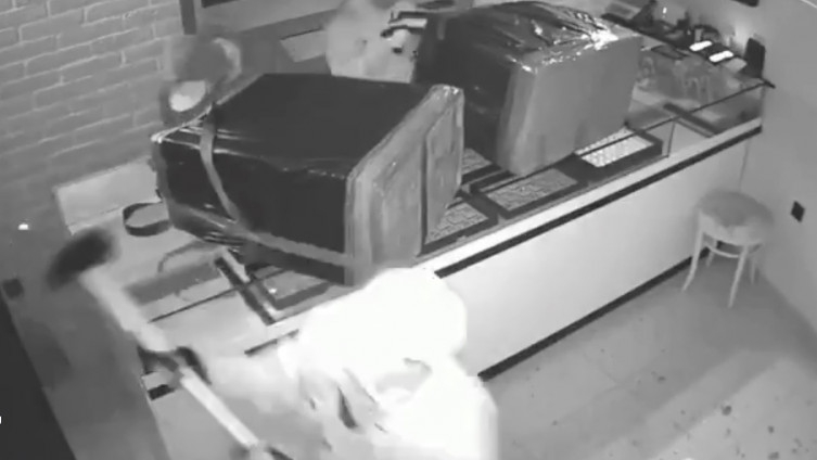 Procurio snimak milionske pljačke zlatare u Splitu: Sve je trajalo manje od dva minuta