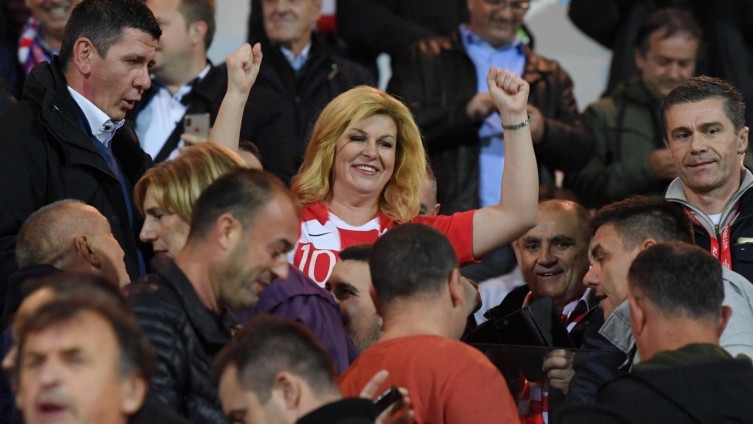 Kolinda u ekstazi: Predsjednica Hrvatske euforično navijala na utakmici protiv Slovačke