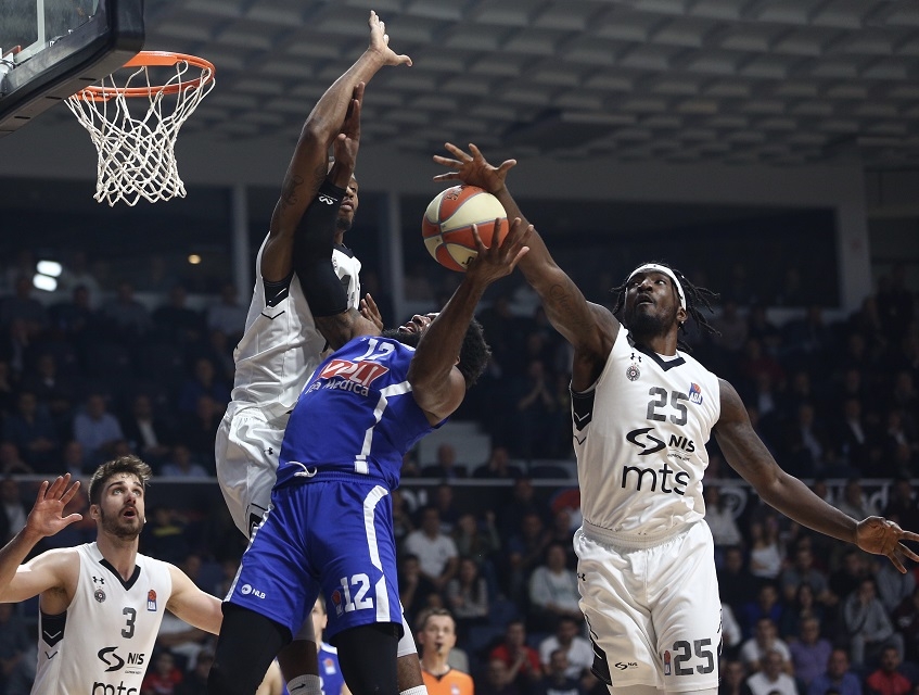 Partizan vodi u “Morači” na poluvremenu