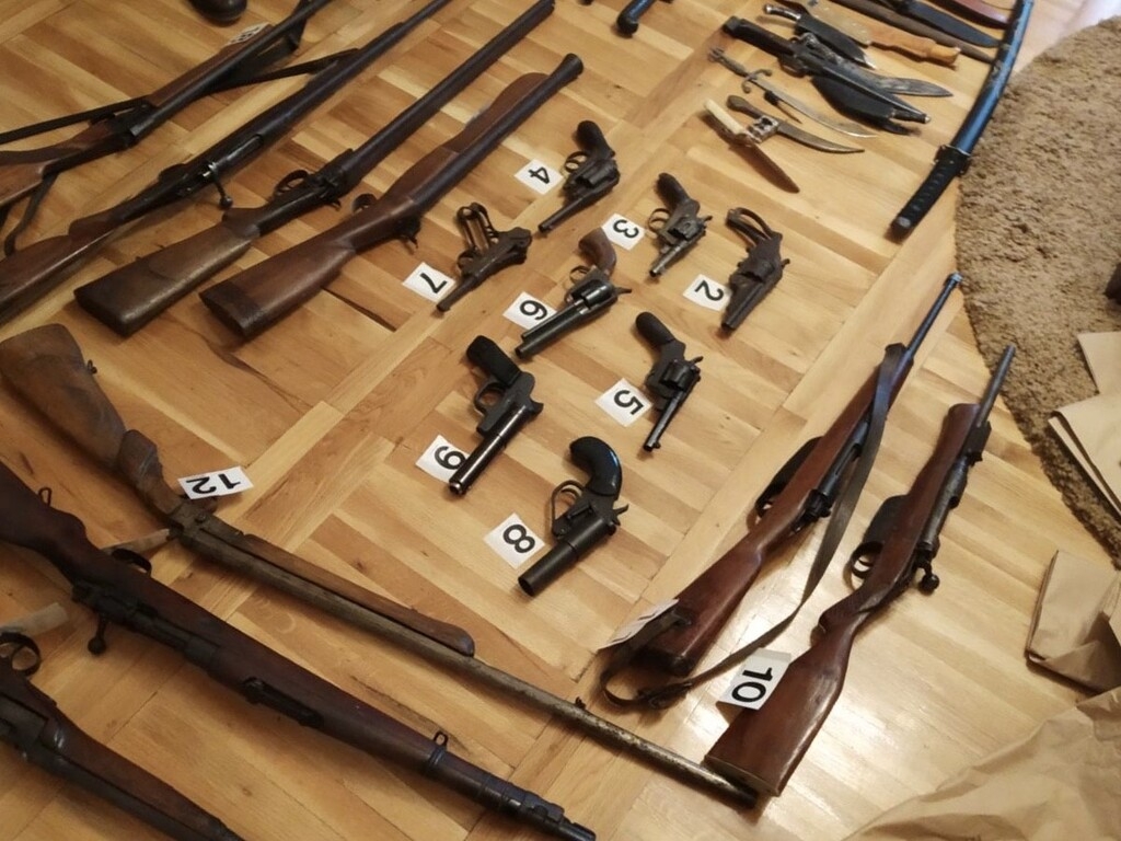Podgorica: Oduzeto 37 komada vatrenog oružja, dvije osobe uhapšene