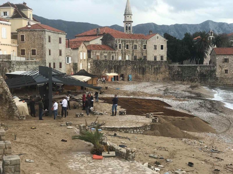 (FOTO) Nevrijeme napravilo havariju u Budvi: Evo kako danas izgleda Ričardova glava