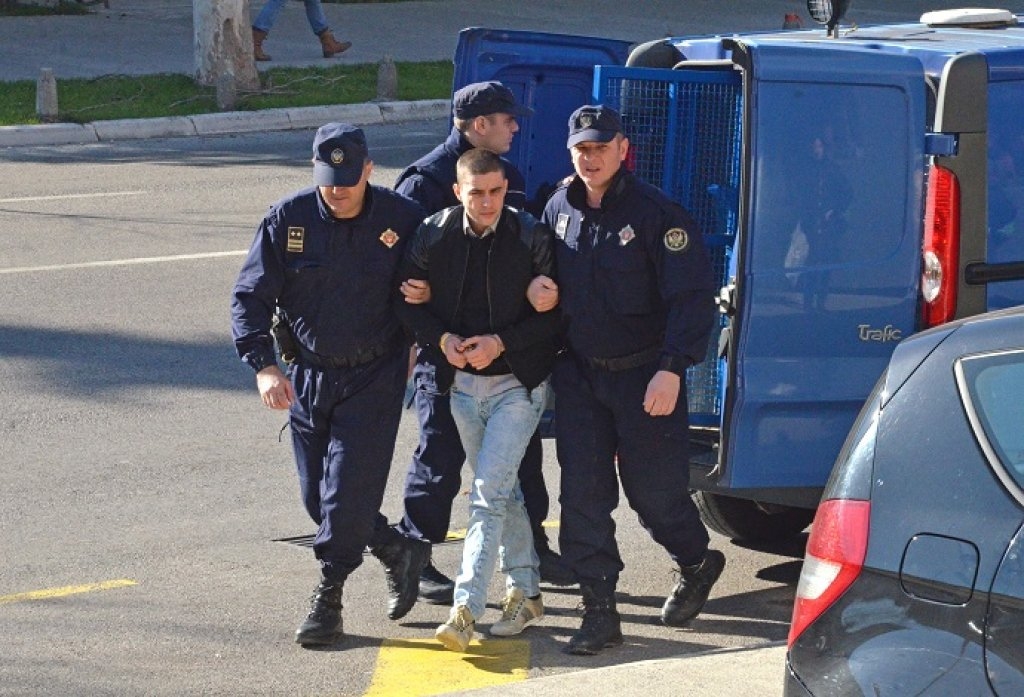 Podvalili lažne dolare, pa uzimali eure? Đurišić negirao krivicu, Vukadinović i ostali branili se ćutanjem