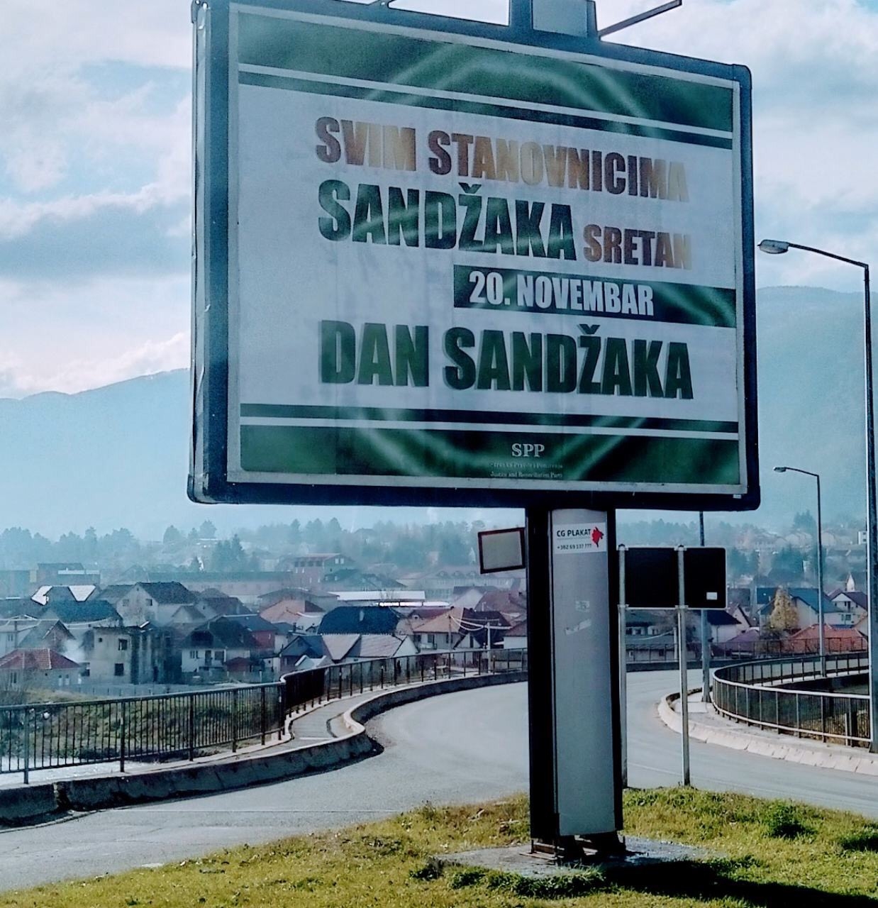 Kome u Beranama smeta bilbord sa čestitkom za Dan Sandžaka?