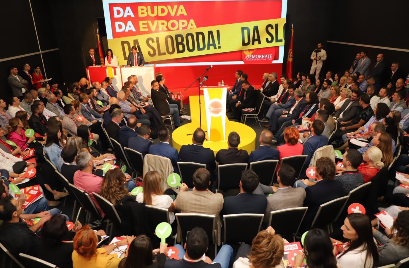 Demokrate: Koja to zemlja EU odbija da dodijeli adrese građanima?