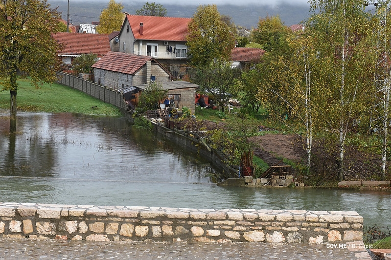 Vlada će pomoći ugroženom stanovništvu, u Nikšiću 47 objekata bilo zahvaćeno vodom