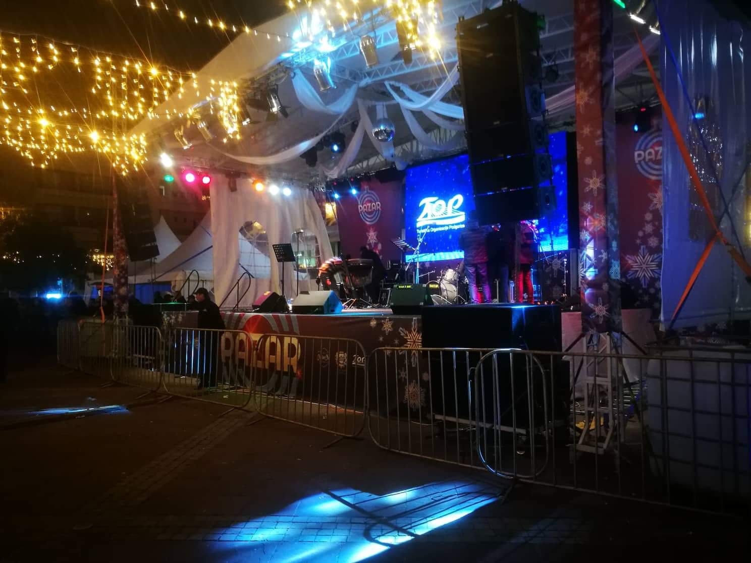 Na kratko prekinut koncert na Podgoričkom pazaru: Gađali muzičare petardama