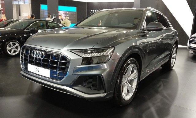 Trogodišnjakinja ogrebala 10 automobila u salonu – otac morao da plati 10.000 dolara