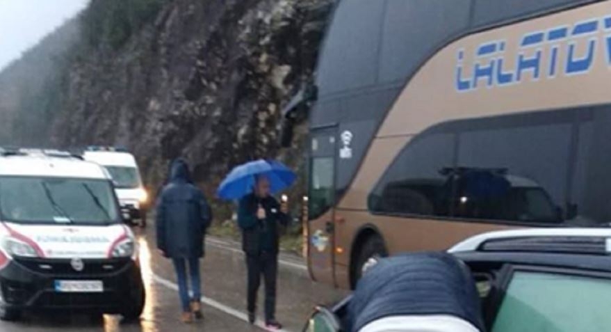 Udes na putu Danilovgrad – Nikšić, učestvovala dva vozila i autobus