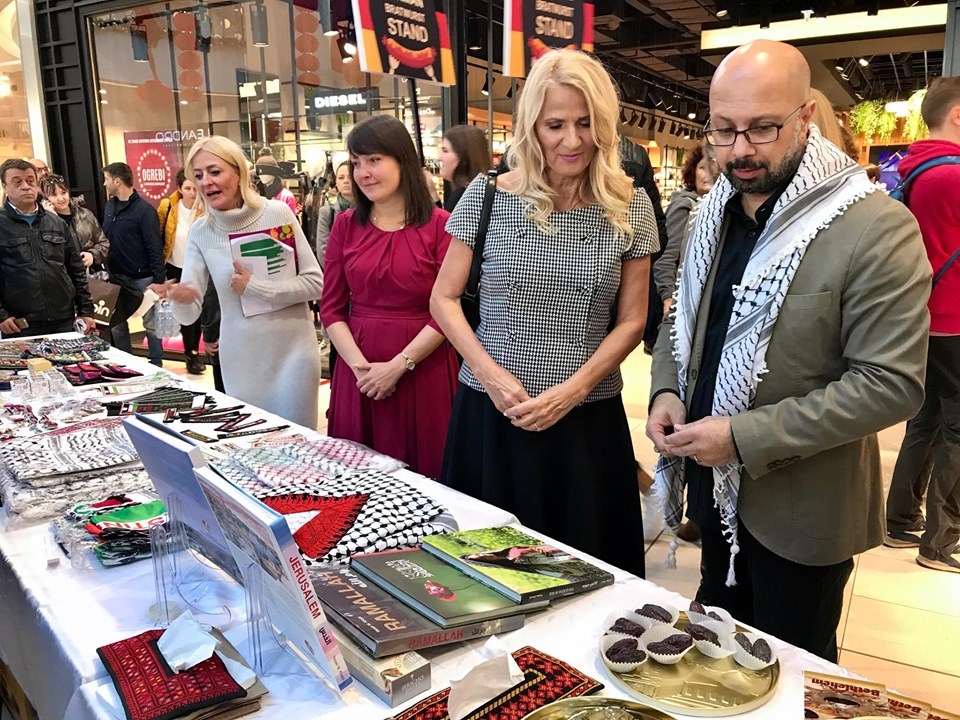Lidija Đukanović otvorila diplomatski Božićni bazar