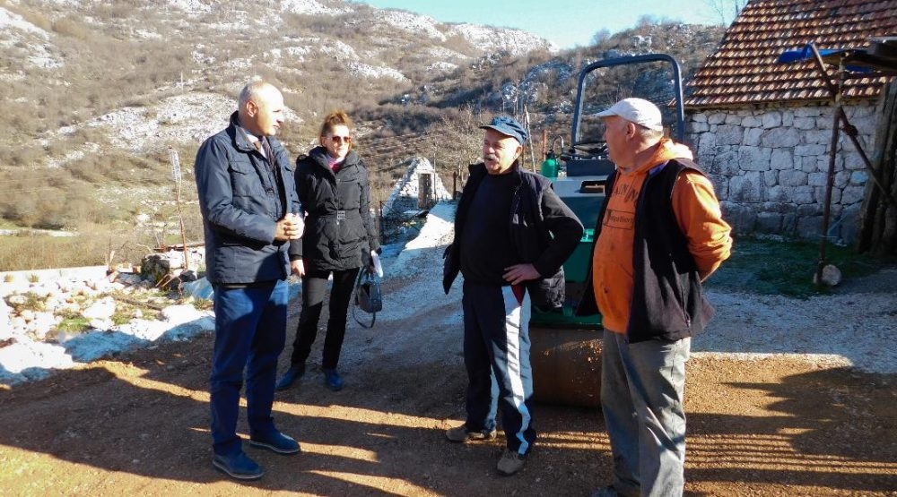 Cetinje: Za godinu rekonstruisali 30 kilometara lokalnih i seoskih puteva
