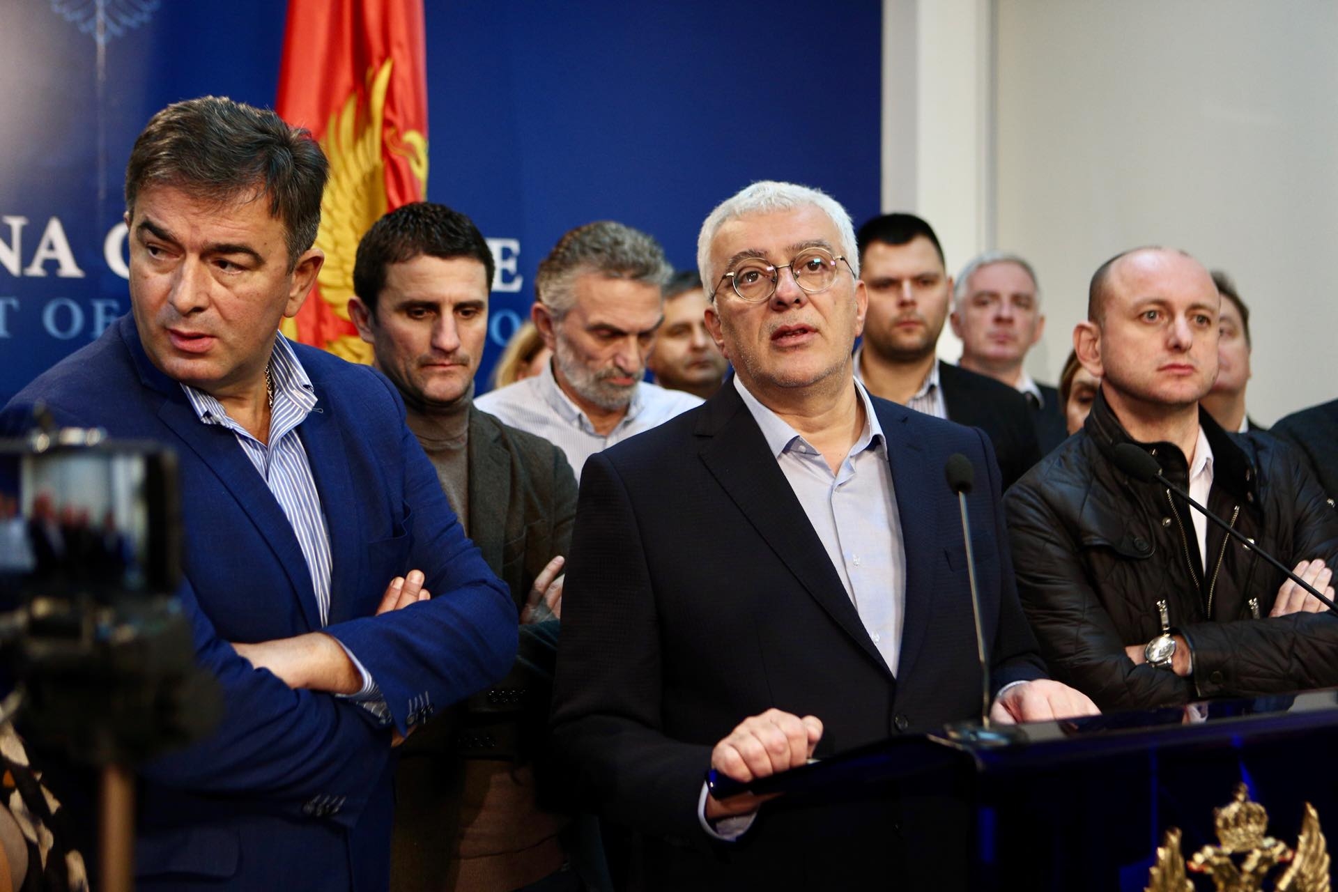 Knežević: Spriječiti Đukanovića da nalaže badnjak na Cetinju, tražimo referendum o Zakonu