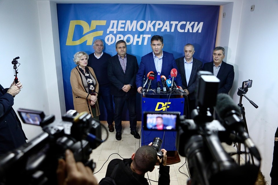 Medojević sa konferencije: Ne može se pendrecima i na silu uspostavljati novi identitet