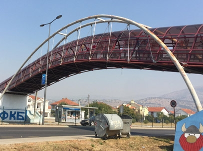 Pasarela na Zlatici na meti vandala