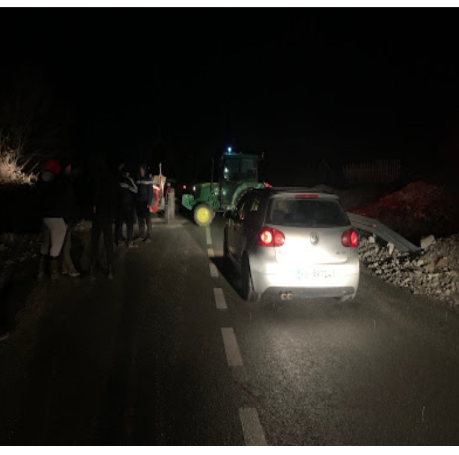 Policija odblokirala put prema graničnom prelazu Grnčar