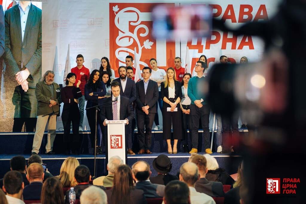 Prava Crna Gora: Pozivamo DF da za sjutra zakaže protest, sloga je sada najbitnija