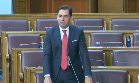 Pažin poslanicima DF-a: Nema potrebe da branite hramove, posebno ne životima