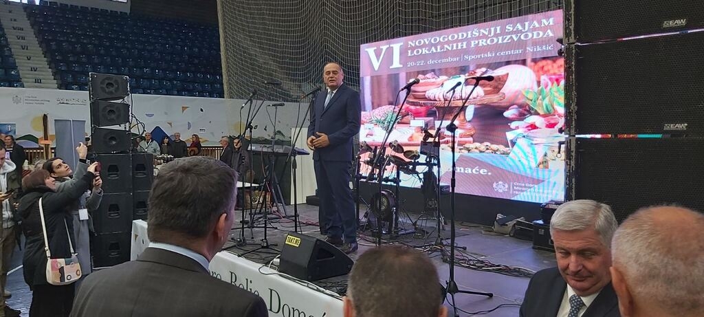 Simović otvorio sajam lokalnih proizvoda: Pobjeda vrijednih proizvođača još jedna u nizu pobjeda u sportskoj dvorani u Nikšiću