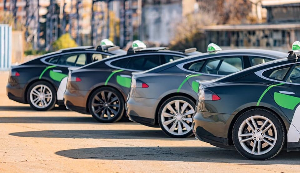 Start u Tesla taksiju danju 70, a noću 80 centi