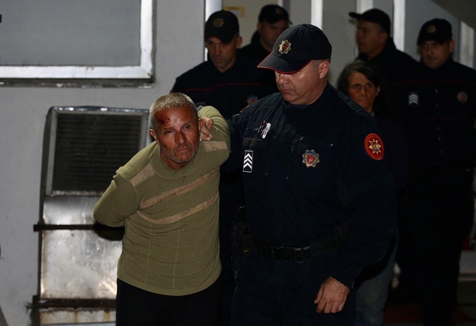 FOTO: Tužilac Šoškić osumnjičenima za ubistvo policajca odredio zadržavanje do 72 sata