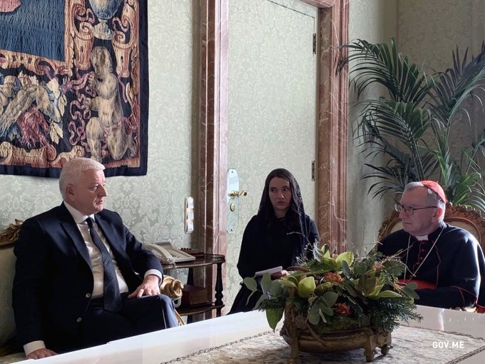 Parolin: Sveta stolica podržava donošenje zakona kojim će se urediti pitanja vjerskih sloboda i odnosa države i vjerskih zajednica