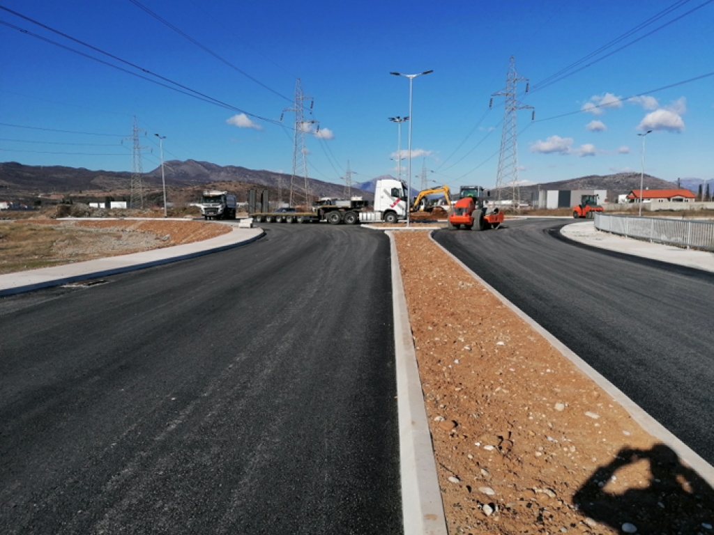 (VIDEO) Počelo asfaltiranje Jugozapadne obilaznice
