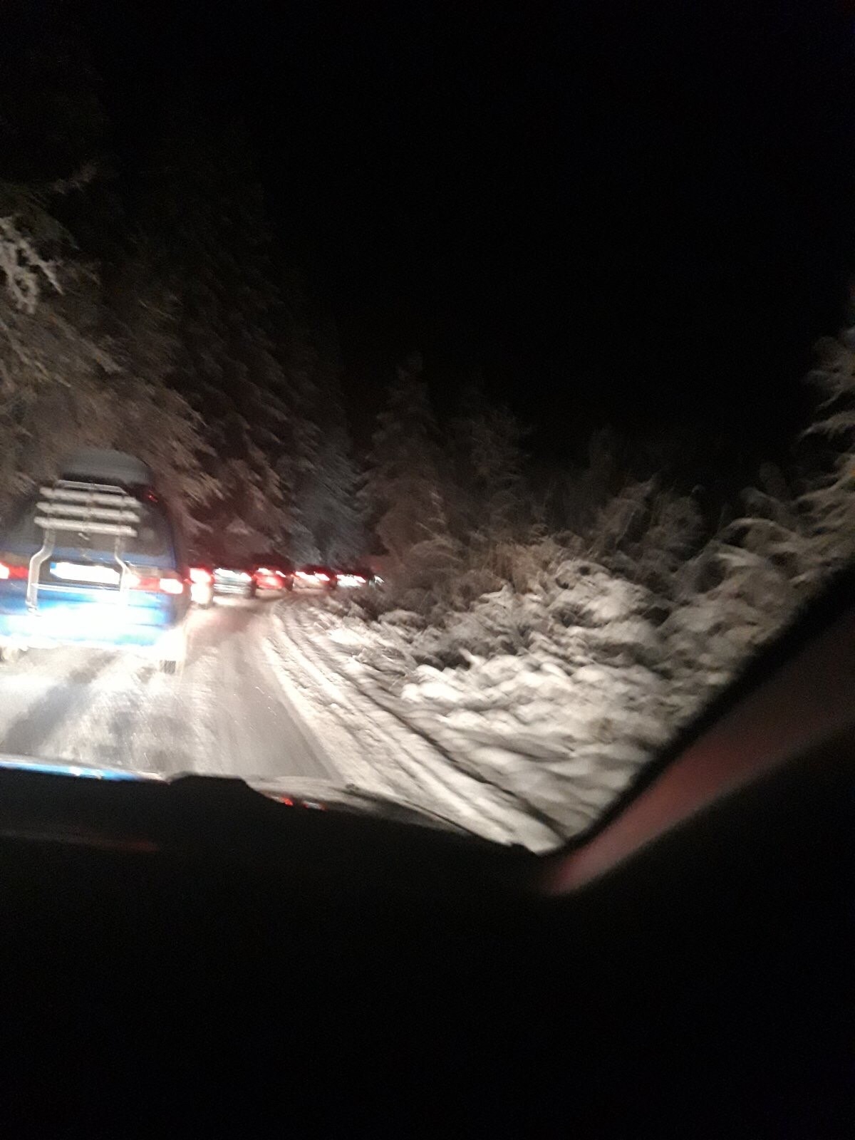 Blokade puteva: Ne može se kroz Budvu, Bar, Pljevlja, Bijelo Polje, Berane, Nikšić, Tivat…privedeno 19 lica do sada