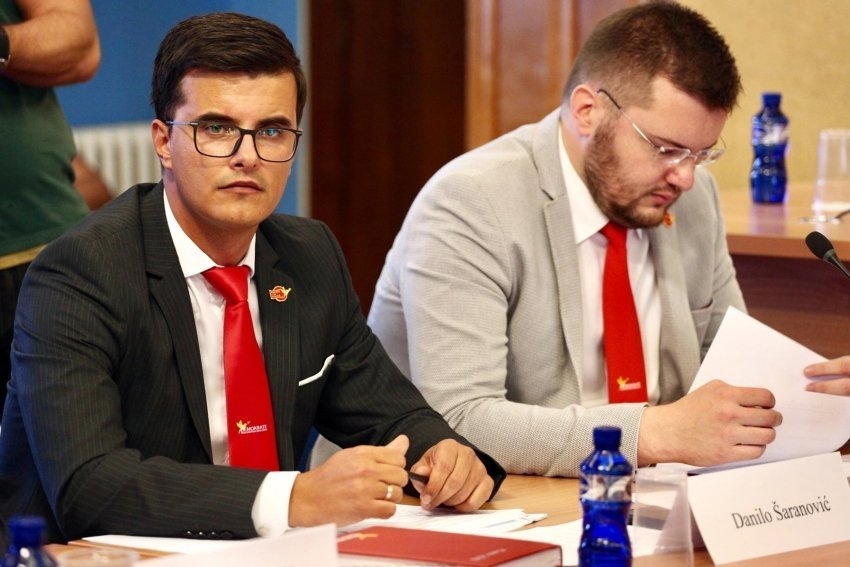 Politički cirkus: Monolog Demokrata umjesto dijaloga