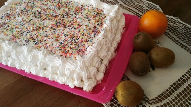 Posna karamel-torta s kivijem