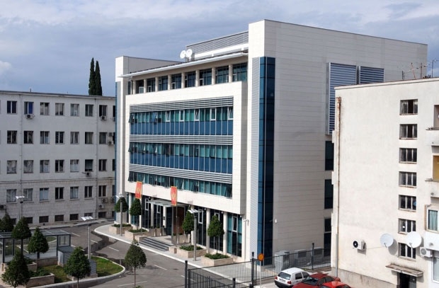Centralna banka preporučuje Vladi da smanji troškove konsultanata i oprezno izdaje nove garancije
