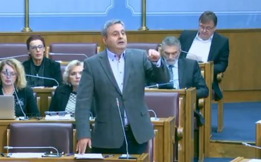 Radunović: Nećemo dozvoliti glasanje o Predlogu, možete da nas pobijete
