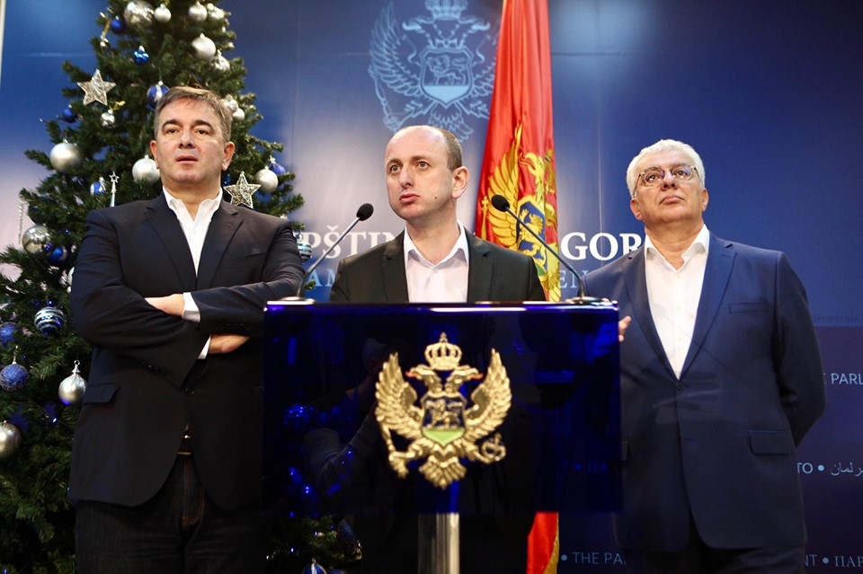 DF: Sa sveštenstom redovno razgovaramo, uvjereni smo da postoji akcija kako posvađati Amfilohija i Irineja