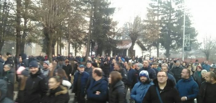 VIDEO: Više hiljada građana na litiji u Beranama