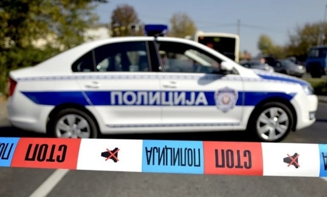 Teška saobraćajna nesreća u Srbiji: Djevojka poginula, dva mladića povrijeđena