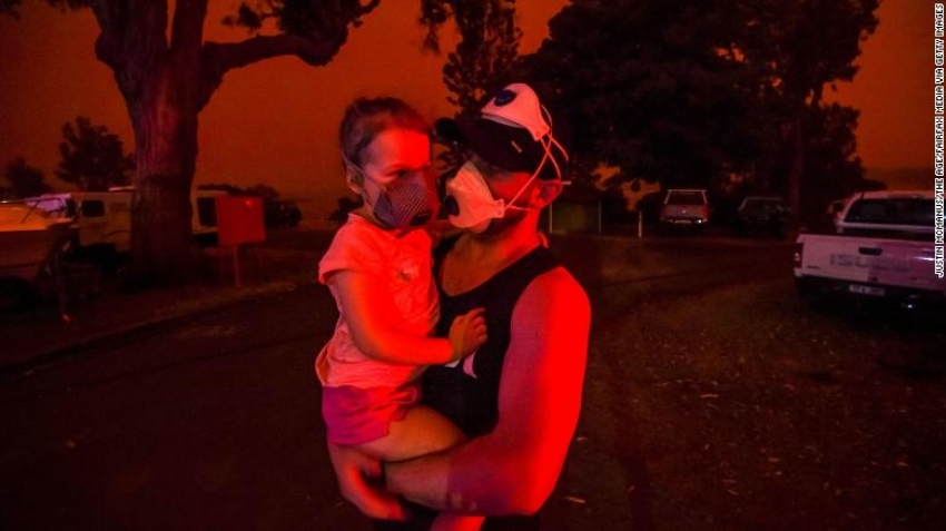 Vatrogasci u trci sa vremenom pred novi toplotni talas u Australiji