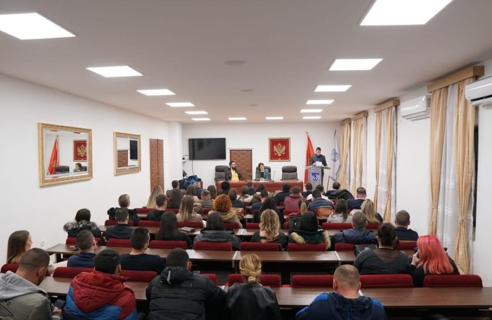 Savjet mladih DPS-a DG: Branimo vrijednosti vječne Crne Gore – naše najveće svetinje