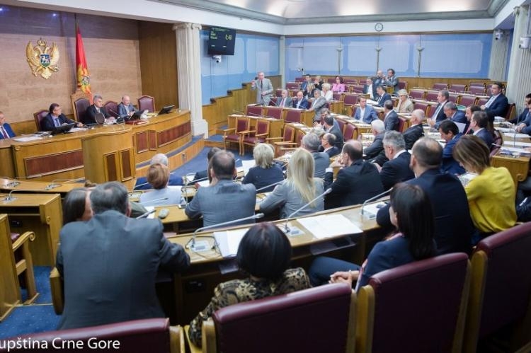 Poslanicima u decembru oko 131.000 eura za plate: Još bez kazni za one koji ne dolaze u Skupštinu