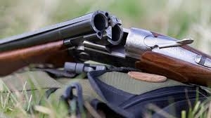 Maloljetnik se igrao lovačkom puškom pa slučajno ranio brata