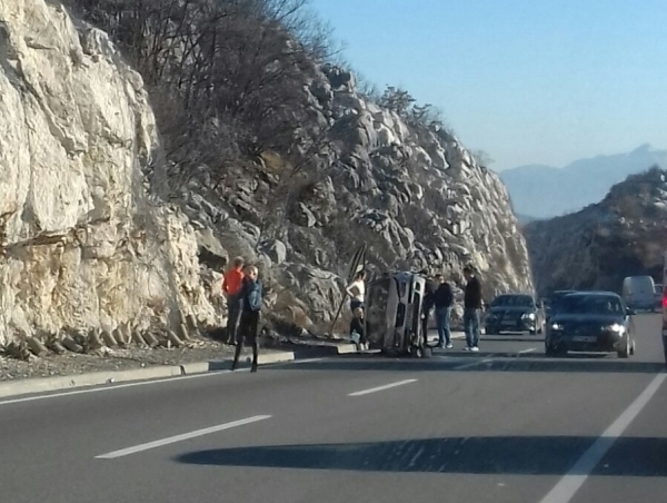 Udes na putu Podgorica – Cetinje, jedna osoba povrijeđena