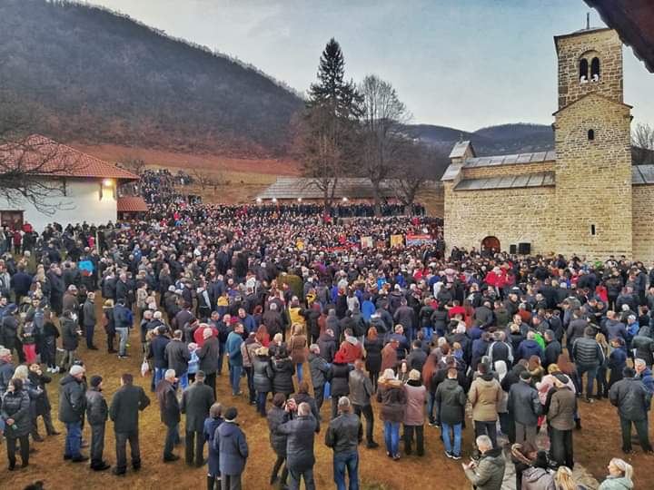 I večeras litije i molebani širom zemlje