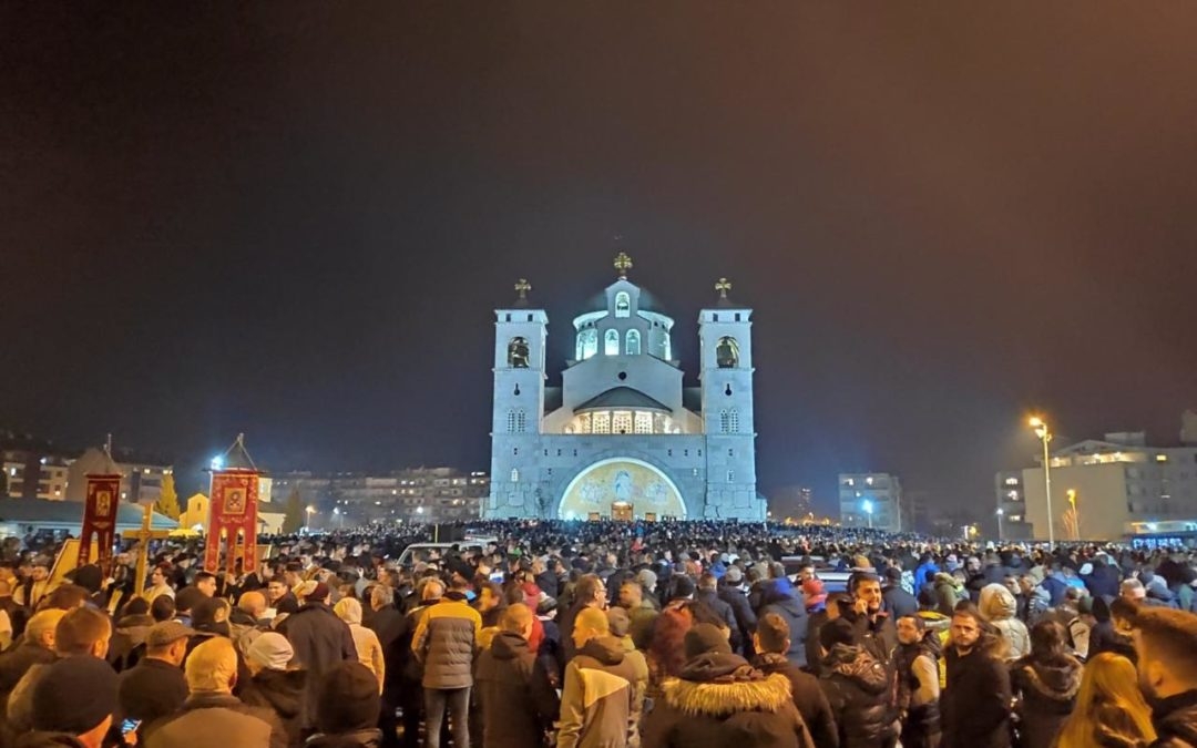 Mitropolija crnogorsko-primorska: Što veća mržnja, nasilje i laž, to litije postaju svjetlije i brojnije