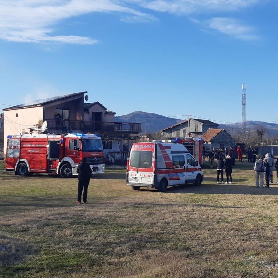 Požar u Podgorici: Gorjela kuća u Mojanovićima, pričinjena veća materijalna šteta