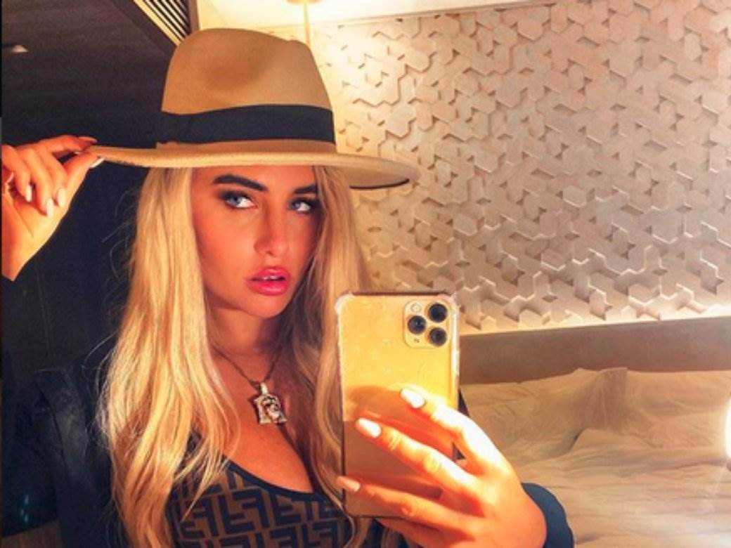 Zanosna plavuša i Instagram zvijezda sa više od milion pratilaca